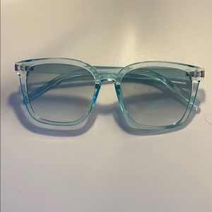 UO clear/blueish sunglasses